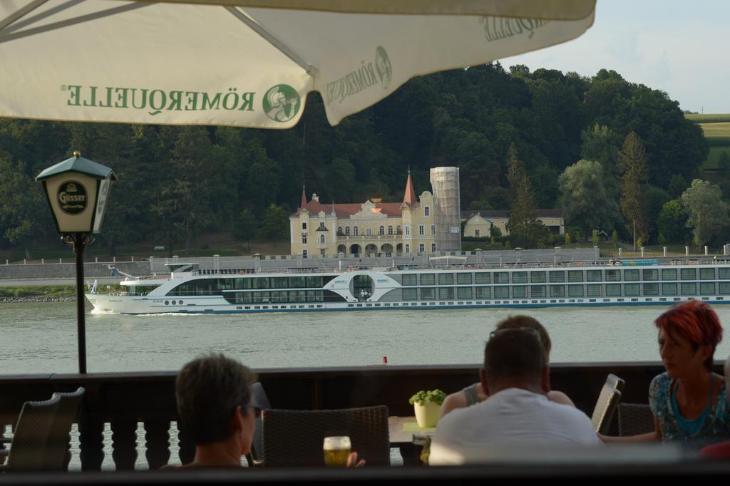 Gasthof S'Schatzkastl Hotel Ardagger Markt Buitenkant foto